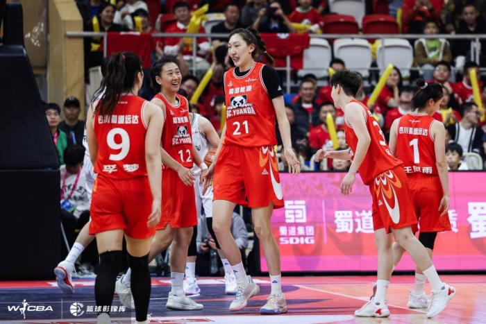 WCBA新赛季揭幕战四川女篮蜀道远达凭稳健内线以