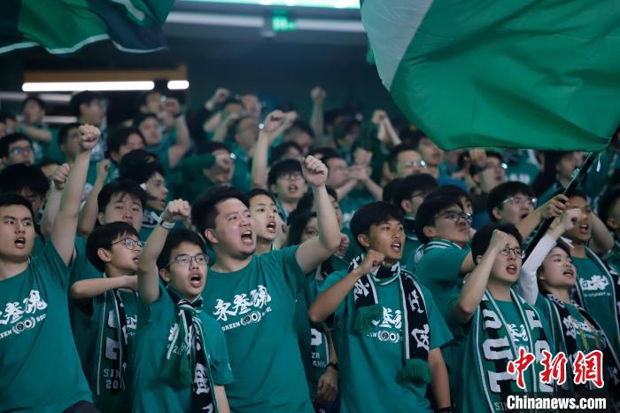 浙江主场3-2逆转天津津门虎，终结三连败，奥乌