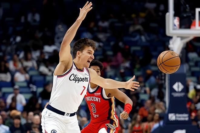 博格丹诺维奇爆发助快船惨败鹈鹕 替补席成关键