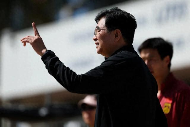 宋凯呼吁退役国脚扎根青