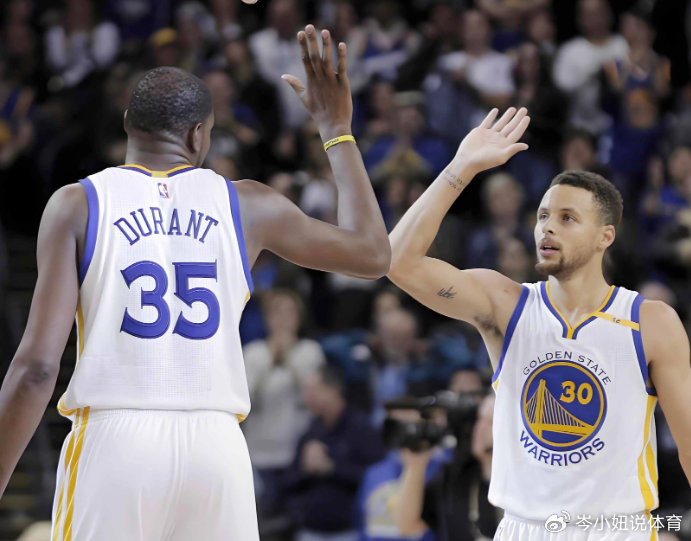 杜兰特与库里历史地位巅峰对决：革命性影响与