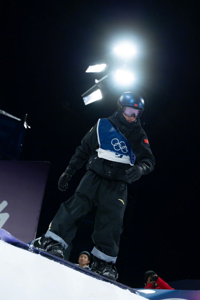 苏翊鸣米兰冬奥后首秀亮相单板滑雪世界杯瑞士