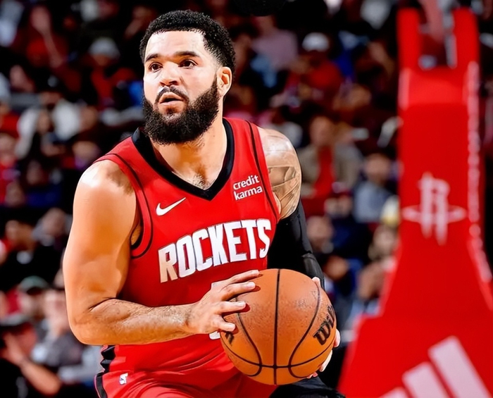 范弗利特复出遭多方劝阻 火箭队权衡阵容调整